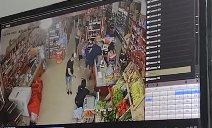 Lomas Del Mirador Delincuentes Vaciaron La Caja Registradora De Un Supermercado 5243