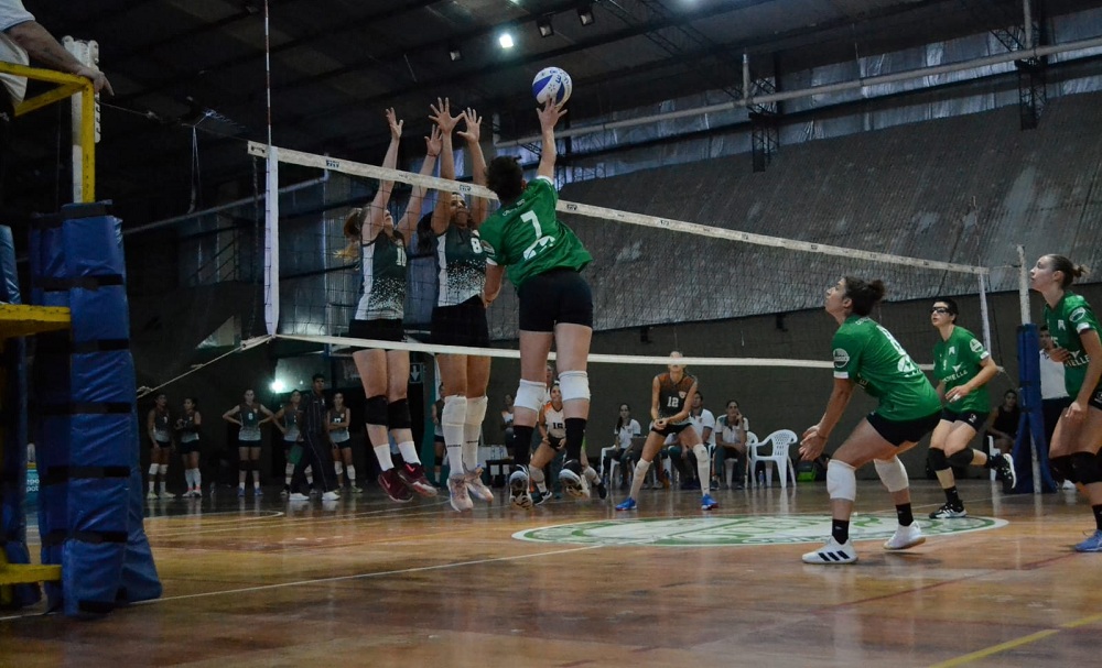 File:Ferro matanza - Liga Argentina Voley Femenino 20230216 3.jpg